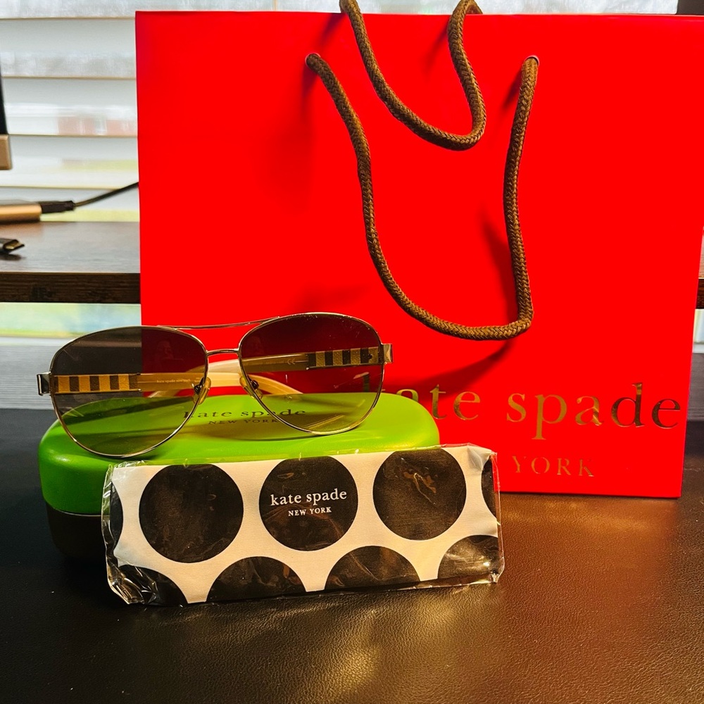 Kate Spade Hello Sunshine 2 Aviator Grey Stripe  Sunglasses - NWOT.